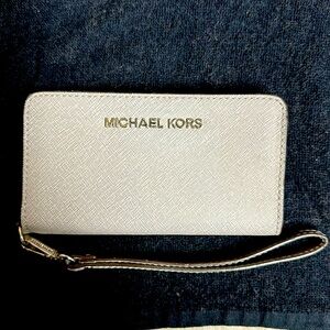 Michael Kors wallet/wristlet
